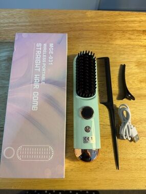 Wireless Mint Green Straight Hair Comb -
